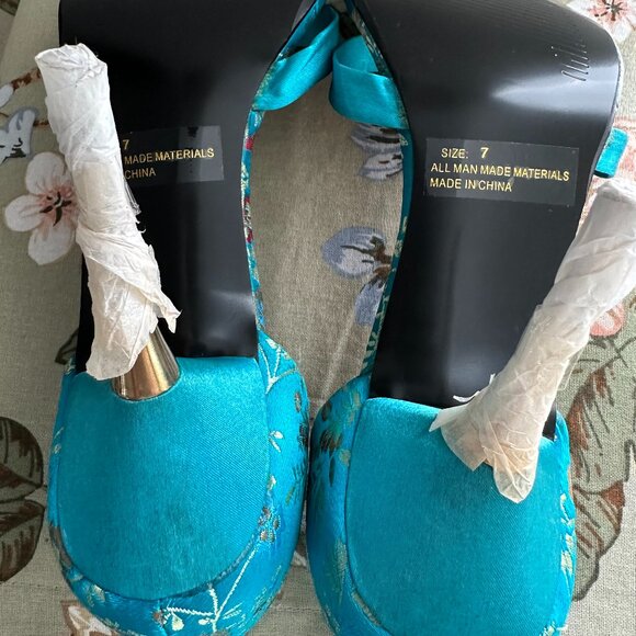 NWT | Splash Fashion Turquoise Satin Floral Heels | Size 7 - Picture 4 of 9